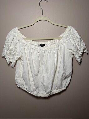 Romeo & Juliet Couture Cream Off-Shoulder Crochet Sleeve Crop Top